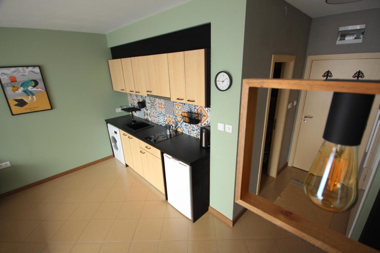 Apartment Daisy Grand Kamelia サニービーチ エクステリア 写真
