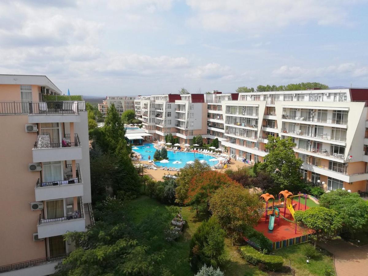 Apartment Daisy Grand Kamelia サニービーチ エクステリア 写真
