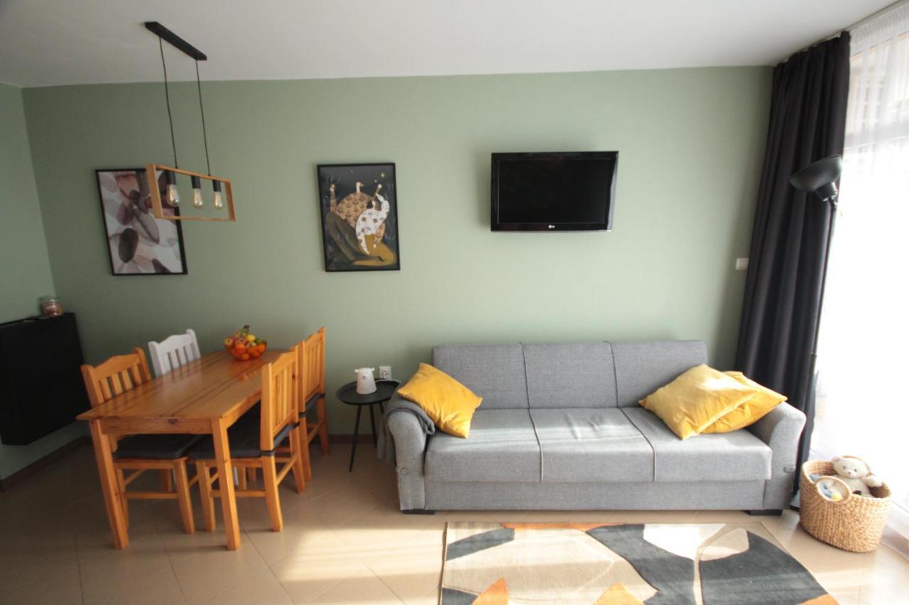 Apartment Daisy Grand Kamelia サニービーチ エクステリア 写真