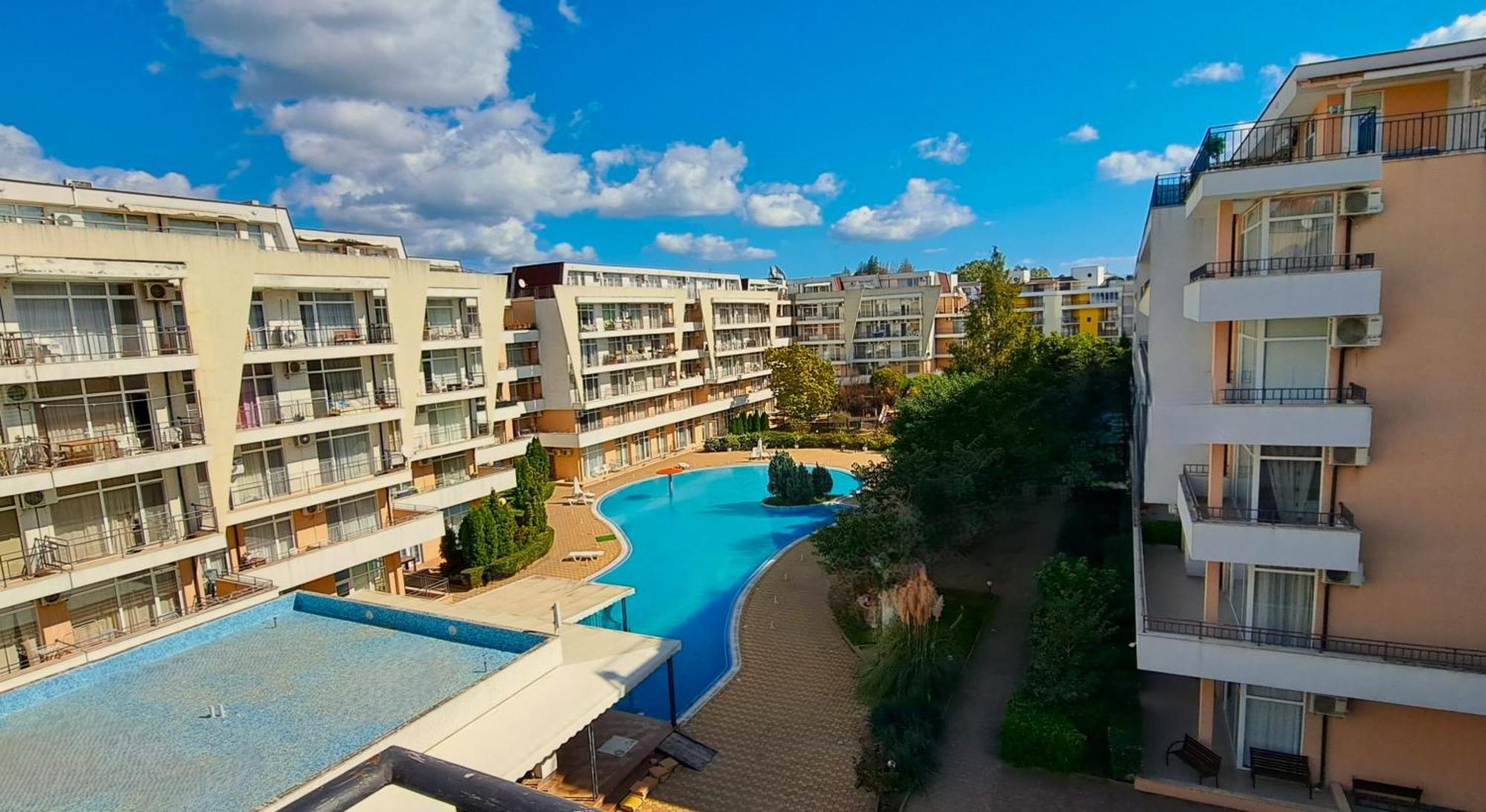 Apartment Daisy Grand Kamelia サニービーチ エクステリア 写真